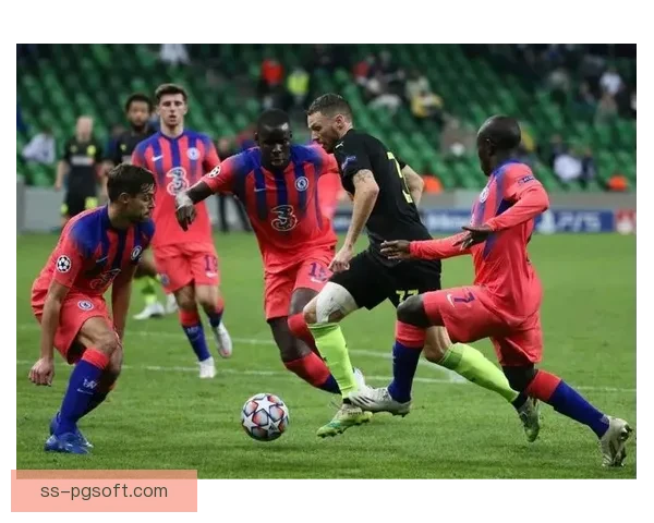 尤文图斯少一人奋力逆转莱比锡展现惊人韧性