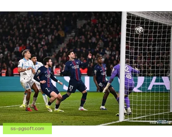 巴黎圣日耳曼战绩持续提升展现球队全面实力与潜力