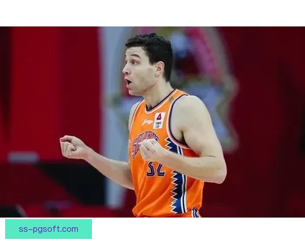 穆克塔卡比加盟瓦伦西亚强化防线球队迎来新希望